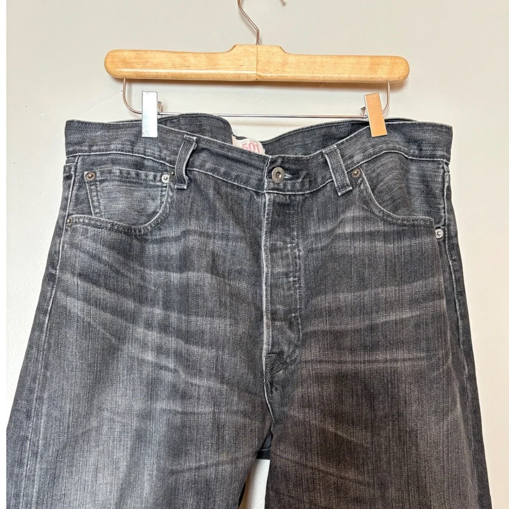 Levi's 501‎ Jeans Men Charcoal Wash Straight Fit Button Fly Denim SZ 38 x 30